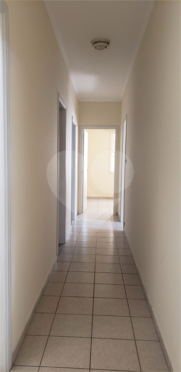Casa para alugar com 3 quartos, 264m² - Foto 3