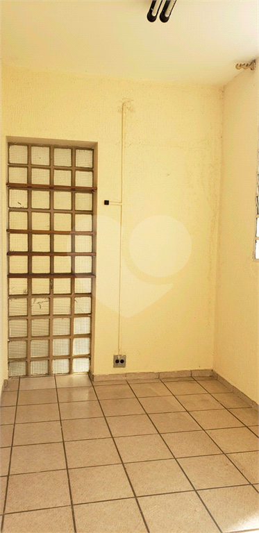 Casa para alugar com 3 quartos, 264m² - Foto 7