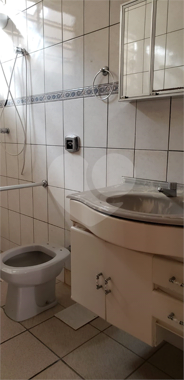 Casa para alugar com 3 quartos, 264m² - Foto 15