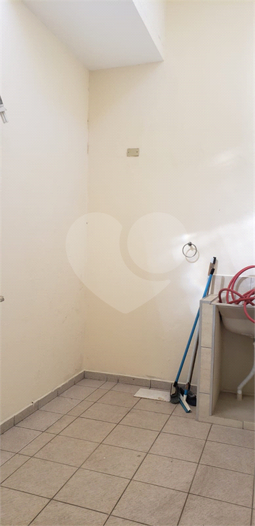 Casa para alugar com 3 quartos, 264m² - Foto 8