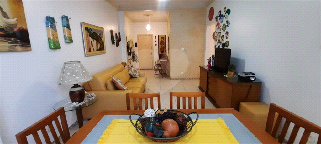 Apartamento 3 Dormitórios - Santos - 80 metros da Praia