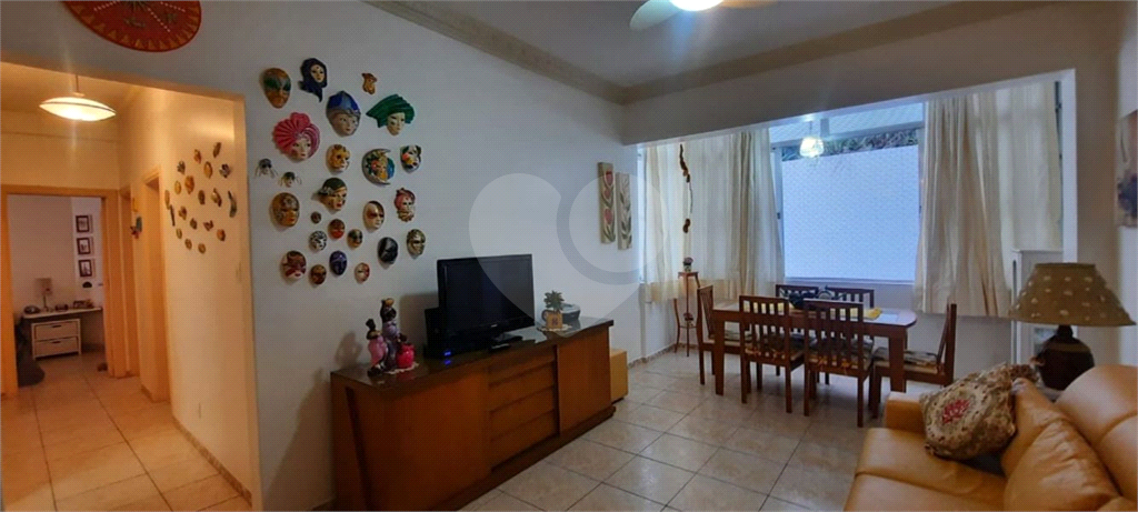 Apartamento 3 Dormitórios - Santos - 80 metros da Praia