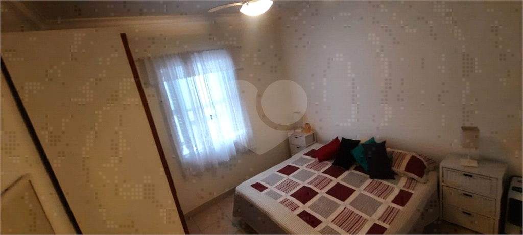 Apartamento 3 Dormitórios - Santos - 80 metros da Praia