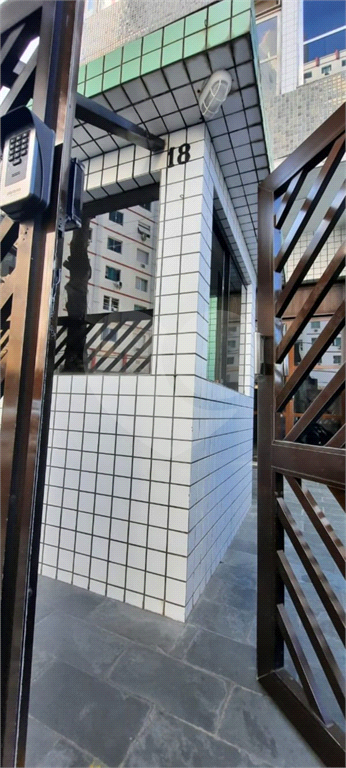 Apartamento 3 Dormitórios - Santos - 80 metros da Praia