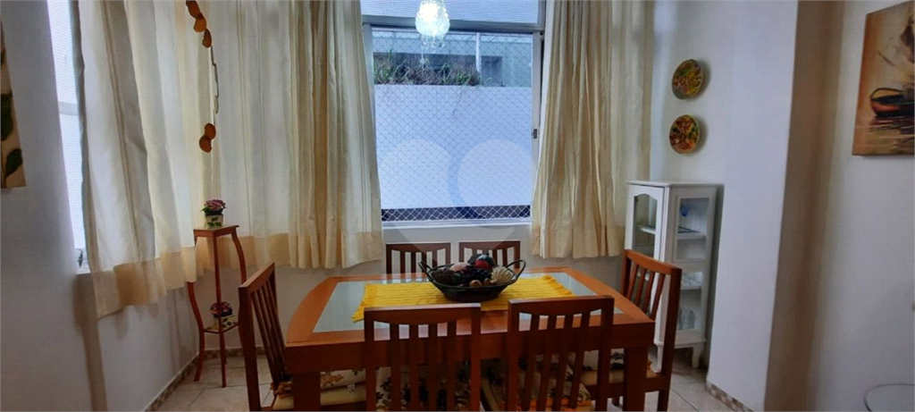 Apartamento 3 Dormitórios - Santos - 80 metros da Praia