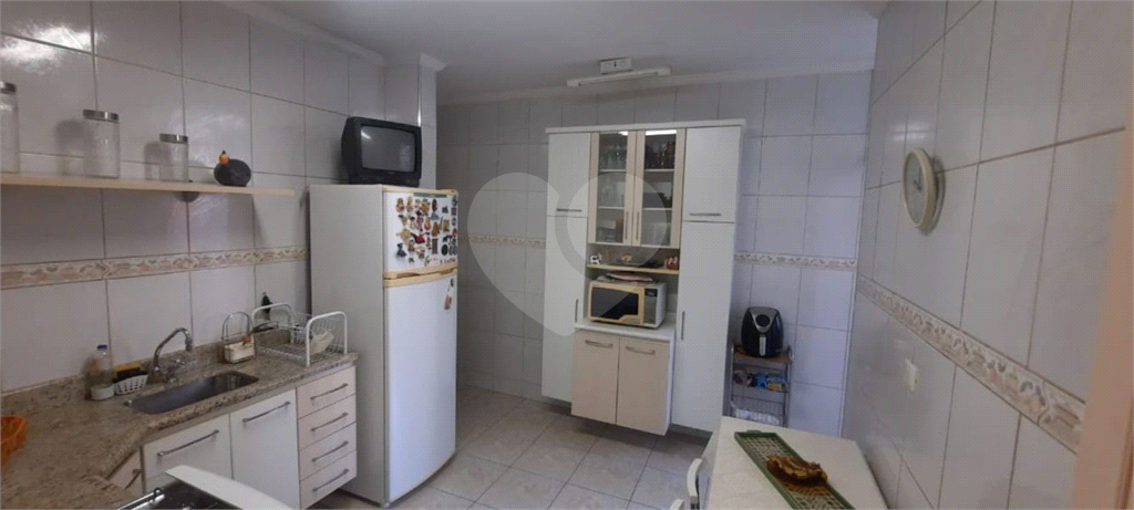 Apartamento 3 Dormitórios - Santos - 80 metros da Praia