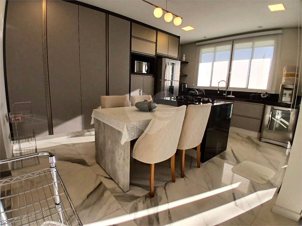 Casa de Condomínio à venda com 4 quartos, 388m² - Foto 9