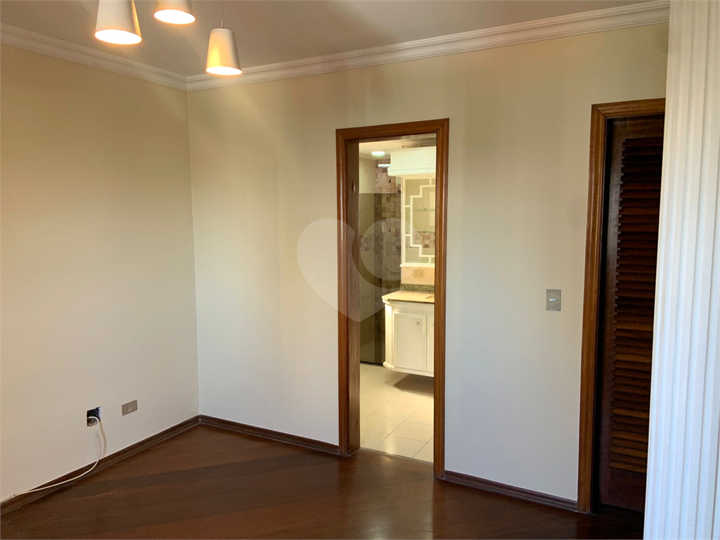 APARTAMENTO em VILA LEOPOLDINA