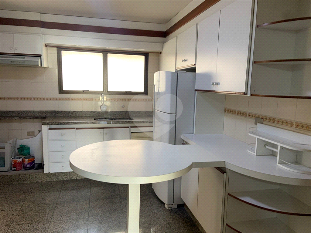 APARTAMENTO em VILA LEOPOLDINA
