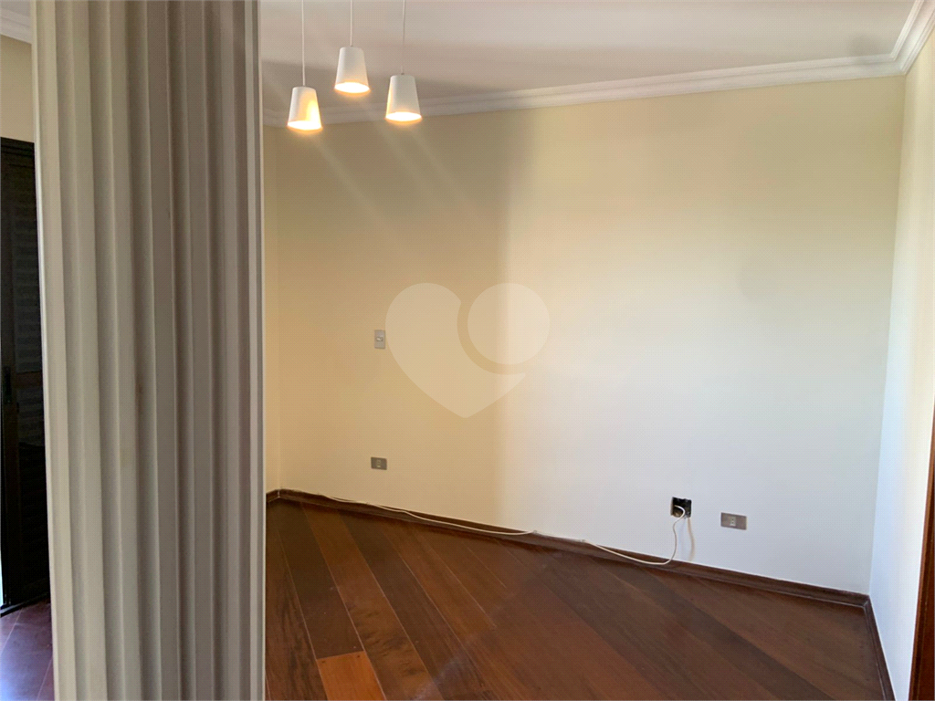 APARTAMENTO em VILA LEOPOLDINA