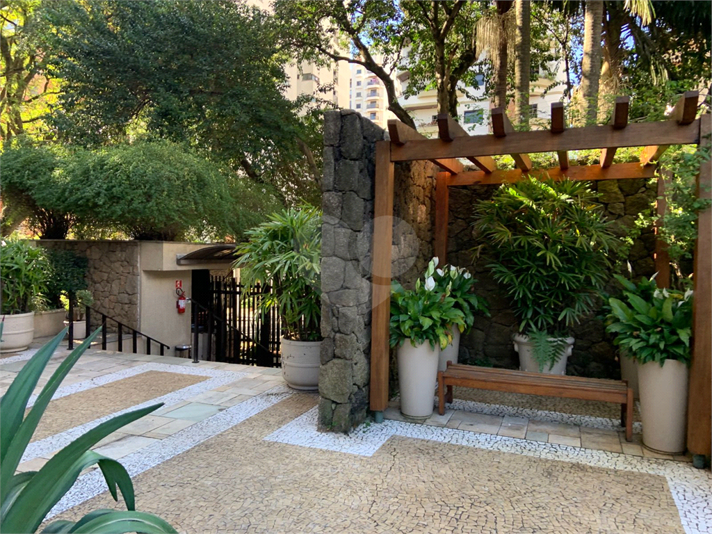 APARTAMENTO em VILA LEOPOLDINA