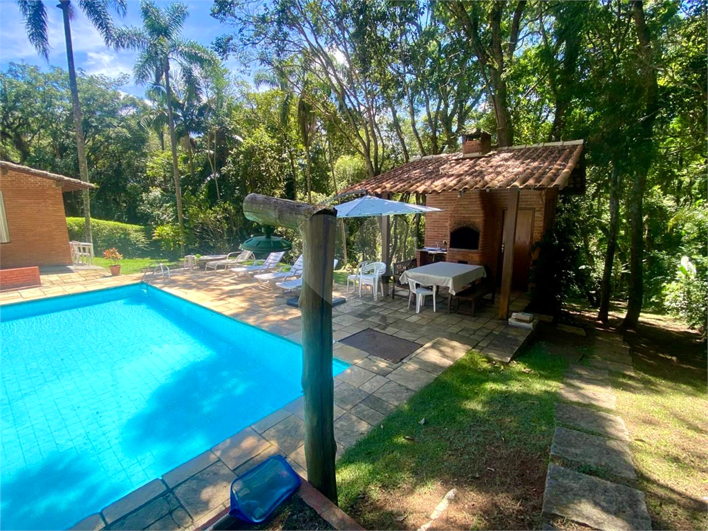 Bela Casa Térrea no Condomínio Veleiros em Ibiúna com 285m2 de Área Útil e Terreno de 2.700 metros