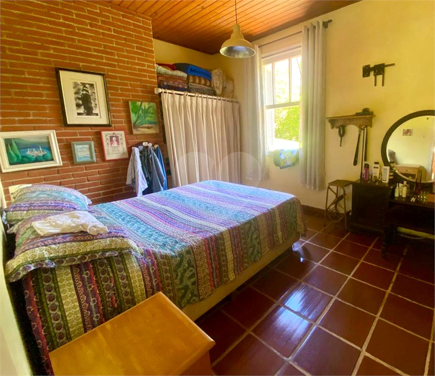 Bela Casa Térrea no Condomínio Veleiros em Ibiúna com 285m2 de Área Útil e Terreno de 2.700 metros