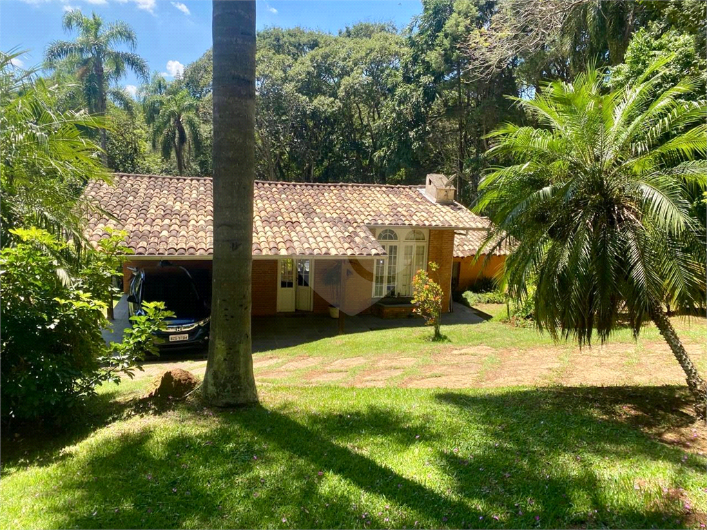 Bela Casa Térrea no Condomínio Veleiros em Ibiúna com 285m2 de Área Útil e Terreno de 2.700 metros