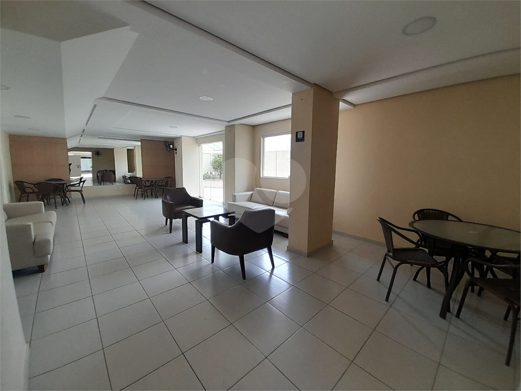 APARTAMENTO em VILA ROSÁLIA