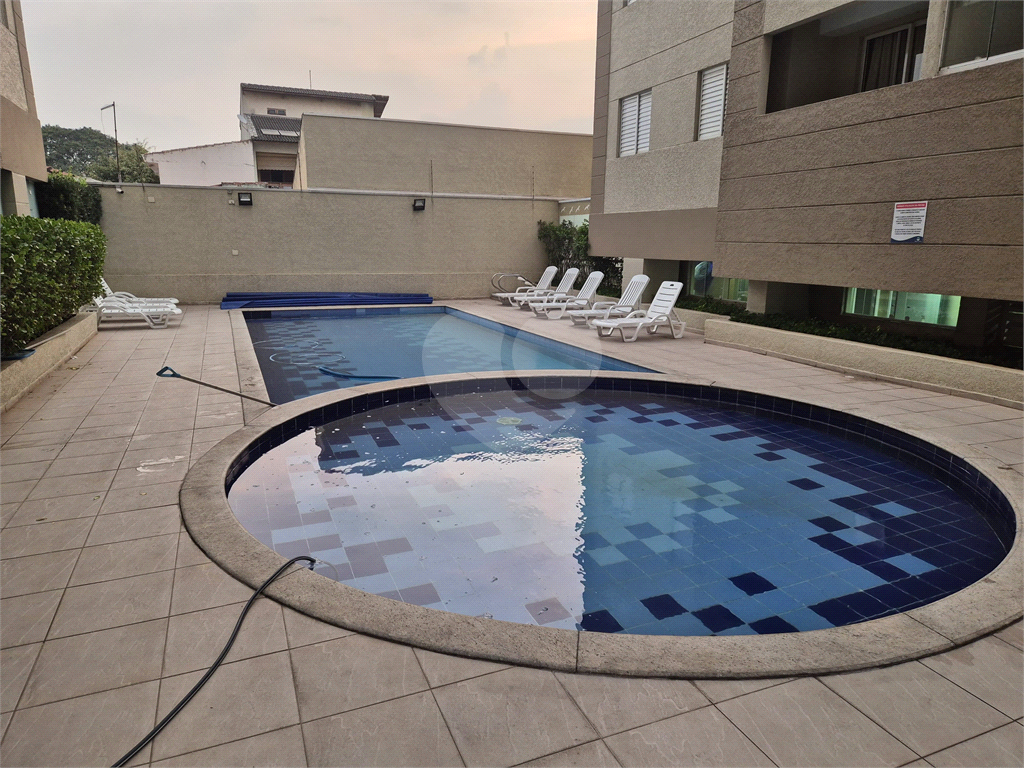 APARTAMENTO em VILA ROSÁLIA