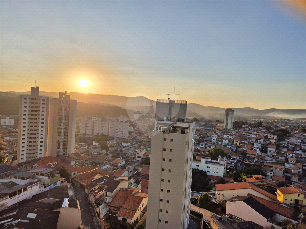 APARTAMENTO em VILA ROSÁLIA