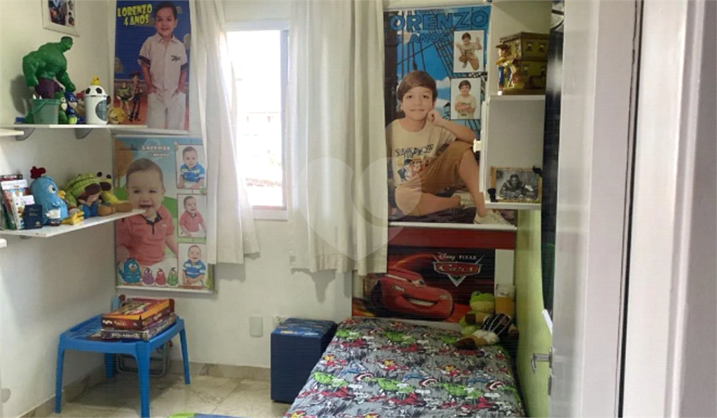 APARTAMENTO em VILA LEONOR
