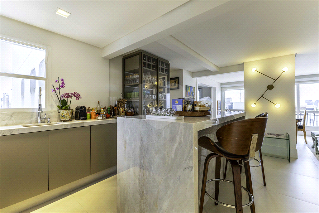 APARTAMENTO À VENDA COM 2 QUARTOS - 2 VAGAS - 122M2 NO JARDIM PAULISTA