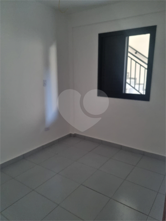 Apartamento Térreo à Venda na Vila Medeiros 