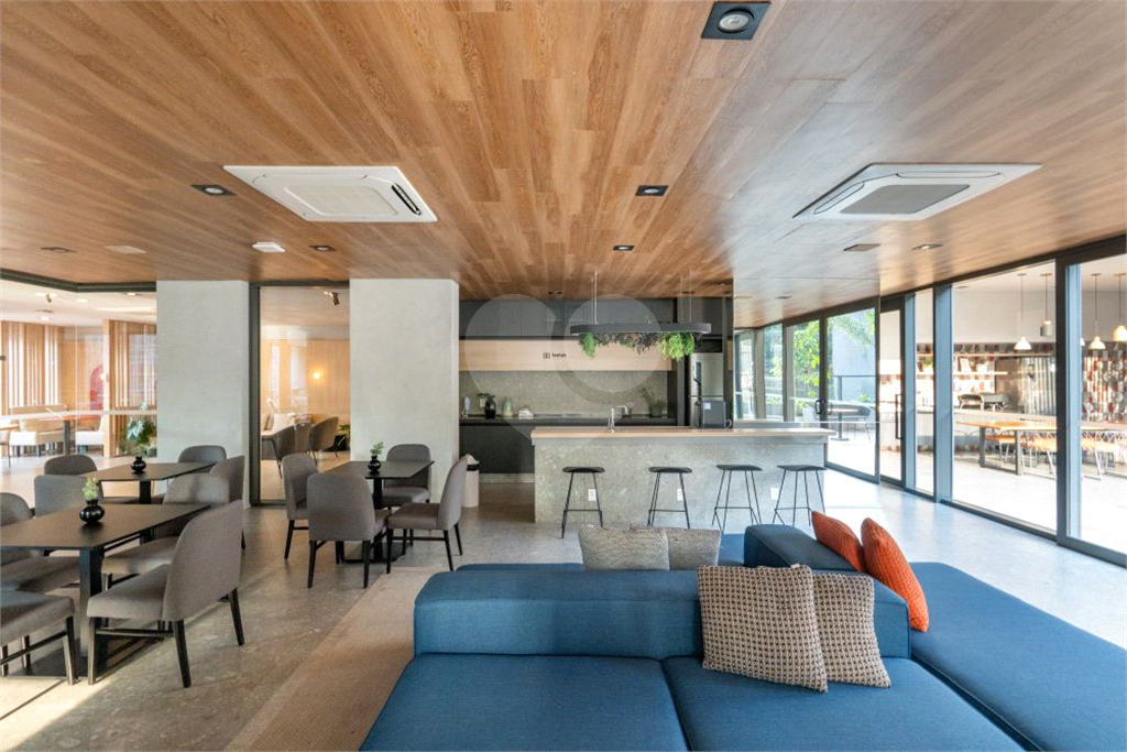 Vista. Design. Localização. E aquele rooftop dos sonhos - 2 suítes, mobiliado