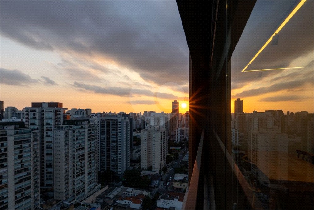 Vista. Design. Localização. E aquele rooftop dos sonhos - 2 suítes, mobiliado