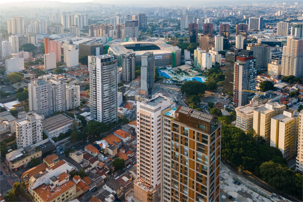 Vista. Design. Localização. E aquele rooftop dos sonhos - 2 suítes, mobiliado