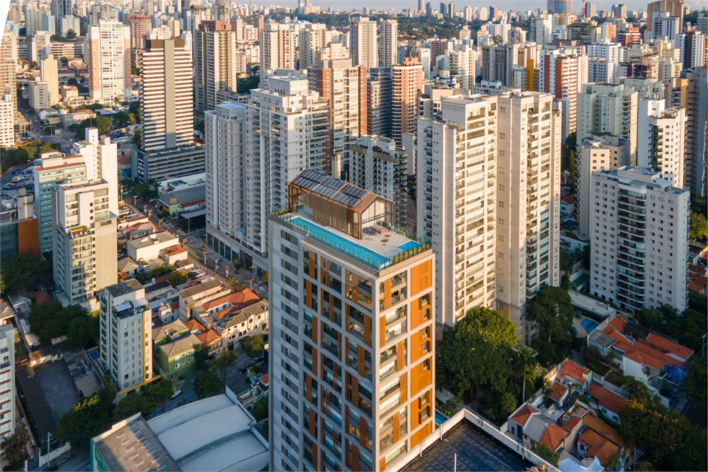 Vista. Design. Localização. E aquele rooftop dos sonhos - 2 suítes, mobiliado