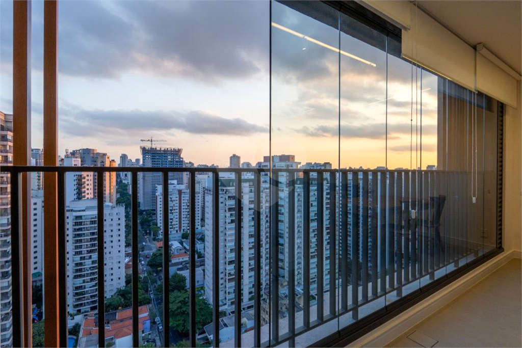 Vista. Design. Localização. E aquele rooftop dos sonhos - 2 suítes, mobiliado