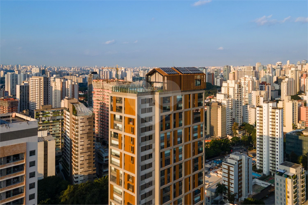Vista. Design. Localização. E aquele rooftop dos sonhos - 2 suítes, mobiliado