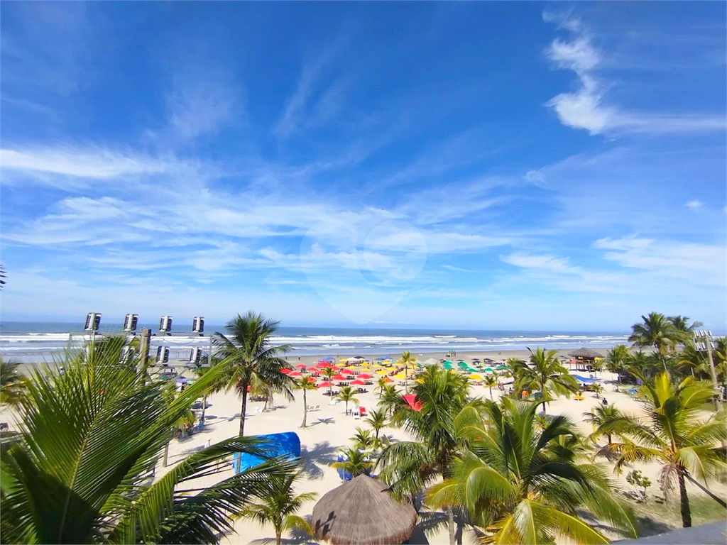 Sobrado na praia condominio fechado 4 suítes e piscina privativa!