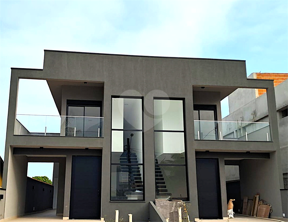 Sobrado na praia condominio fechado 4 suítes e piscina privativa!