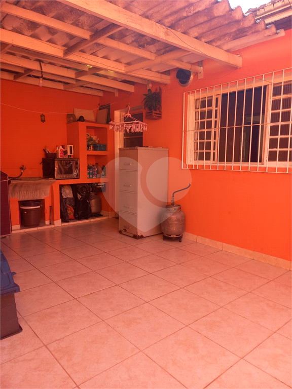 Casa à venda com 80m², 2 quartos e 1 vaga
