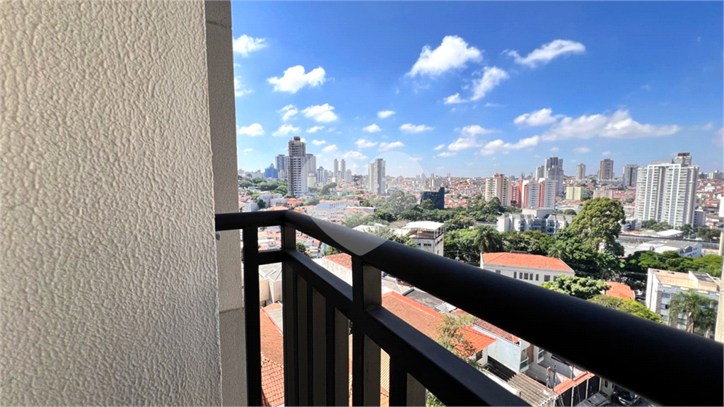 Apartamento à Venda com 2 Dormitórios e Sacada – A 500m do Metrô