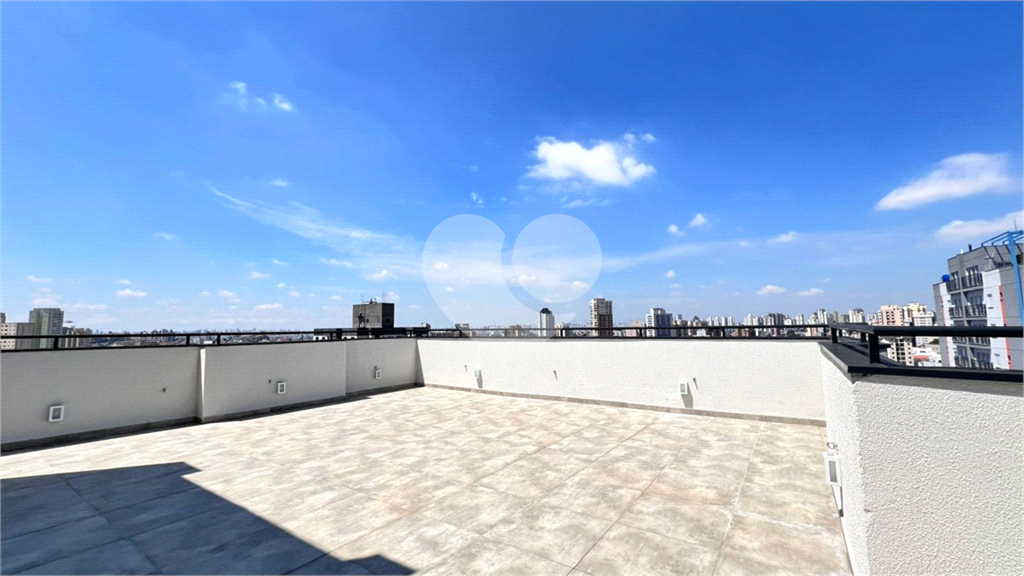 Apartamento à Venda com 2 Dormitórios e Sacada – A 500m do Metrô