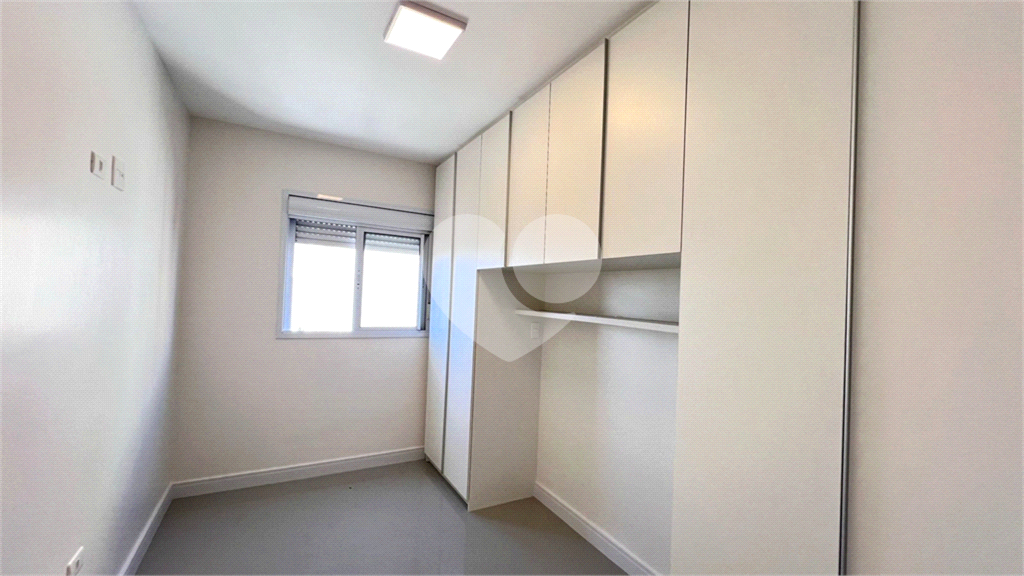 Apartamento à Venda com 2 Dormitórios e Sacada – A 500m do Metrô
