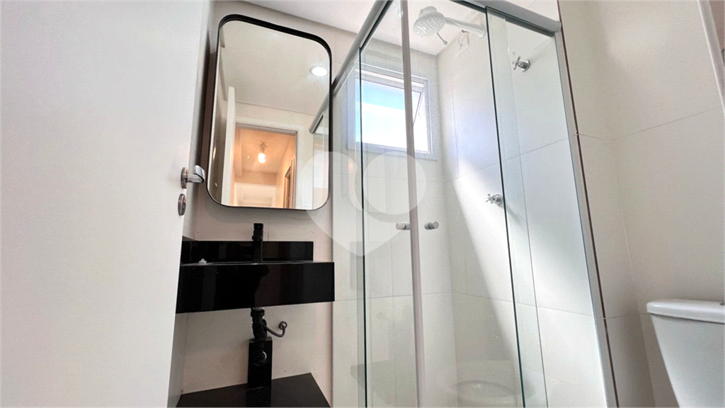 Apartamento à Venda com 2 Dormitórios e Sacada – A 500m do Metrô