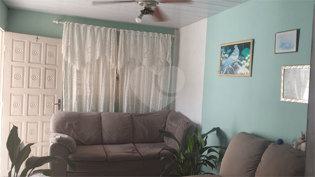 Casa à venda com 3 quartos, 140m² - Foto 1