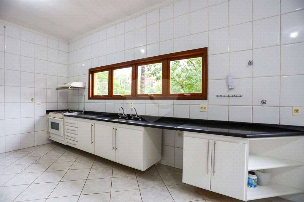 Linda casa de condomínio na Granja Viana