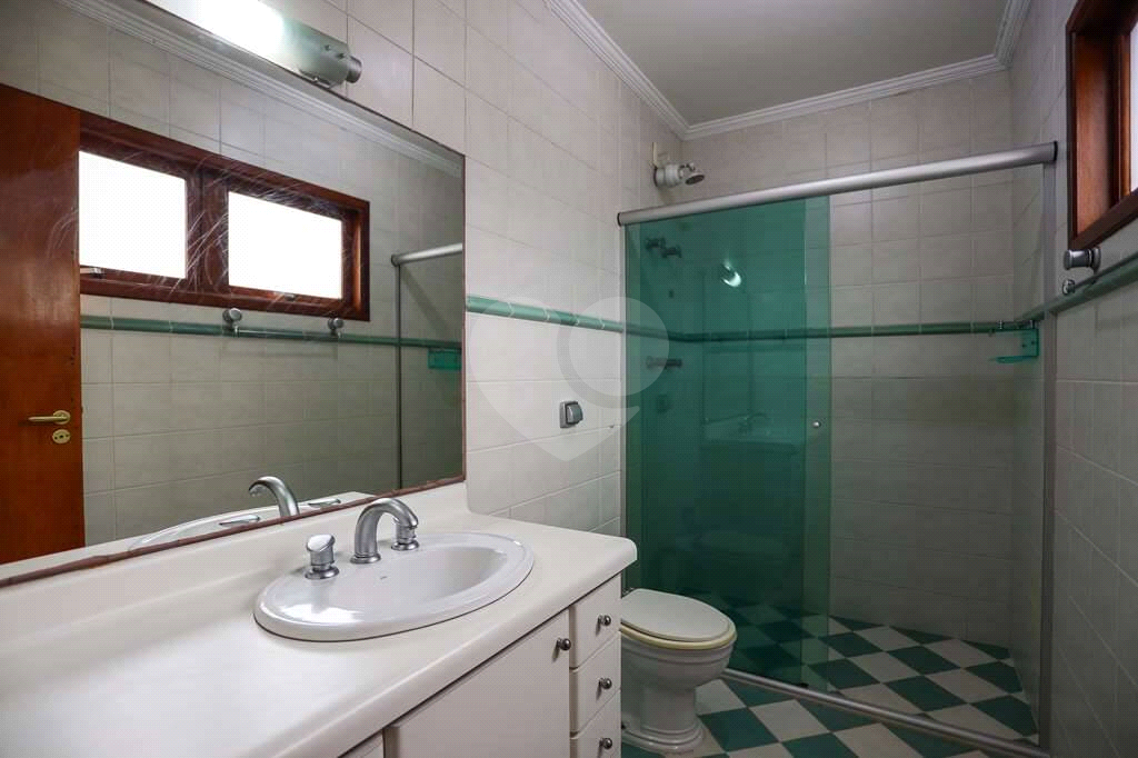 Linda casa de condomínio na Granja Viana