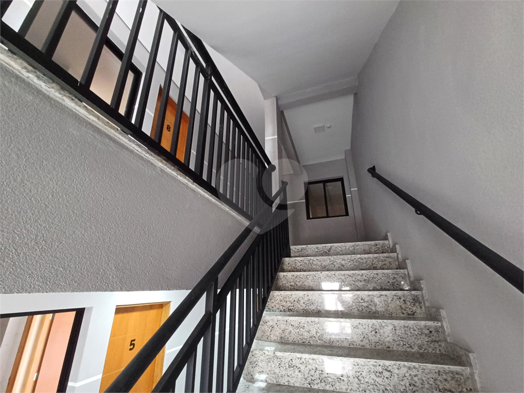Apartamento novo à venda 27m² com 1 dormitório, 1 banheiro, sala bem iluminada e planta inteligente