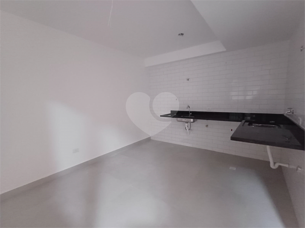 Apartamento novo à venda 27m² com 1 dormitório, 1 banheiro, sala bem iluminada e planta inteligente
