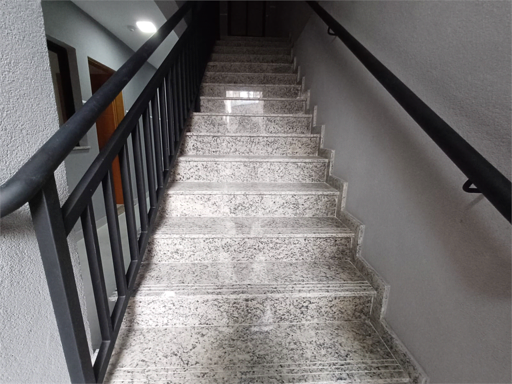 Apartamento novo à venda 27m² com 1 dormitório, 1 banheiro, sala bem iluminada e planta inteligente
