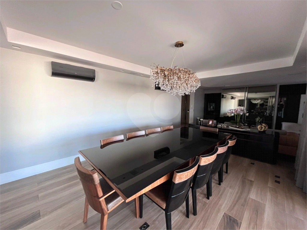 Apartamento Alto Padrão à Venda em Santana – 250m² | 4 Suítes | 6 Vagas