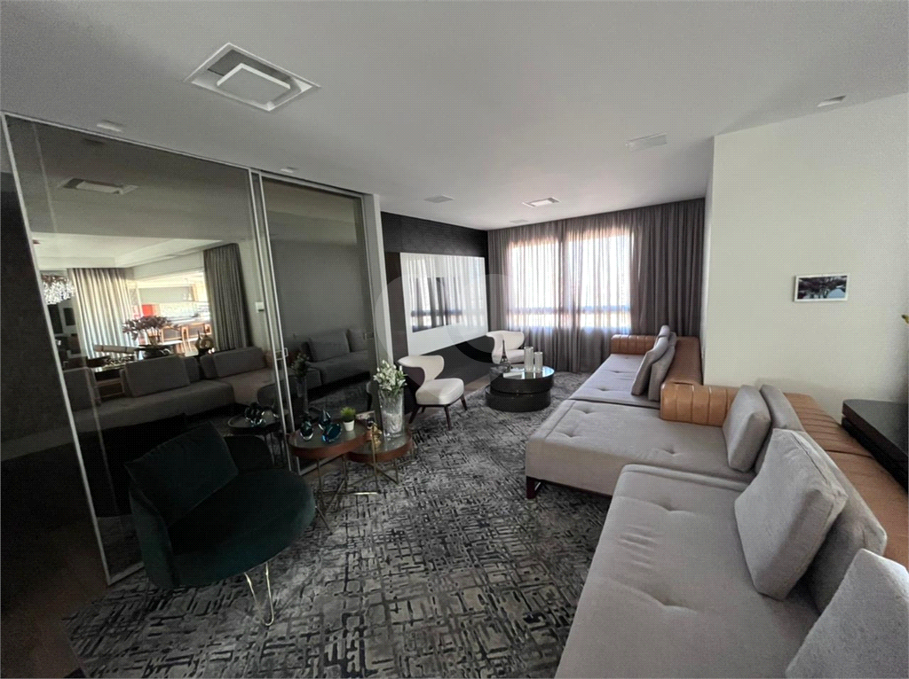 Apartamento Alto Padrão à Venda em Santana – 250m² | 4 Suítes | 6 Vagas