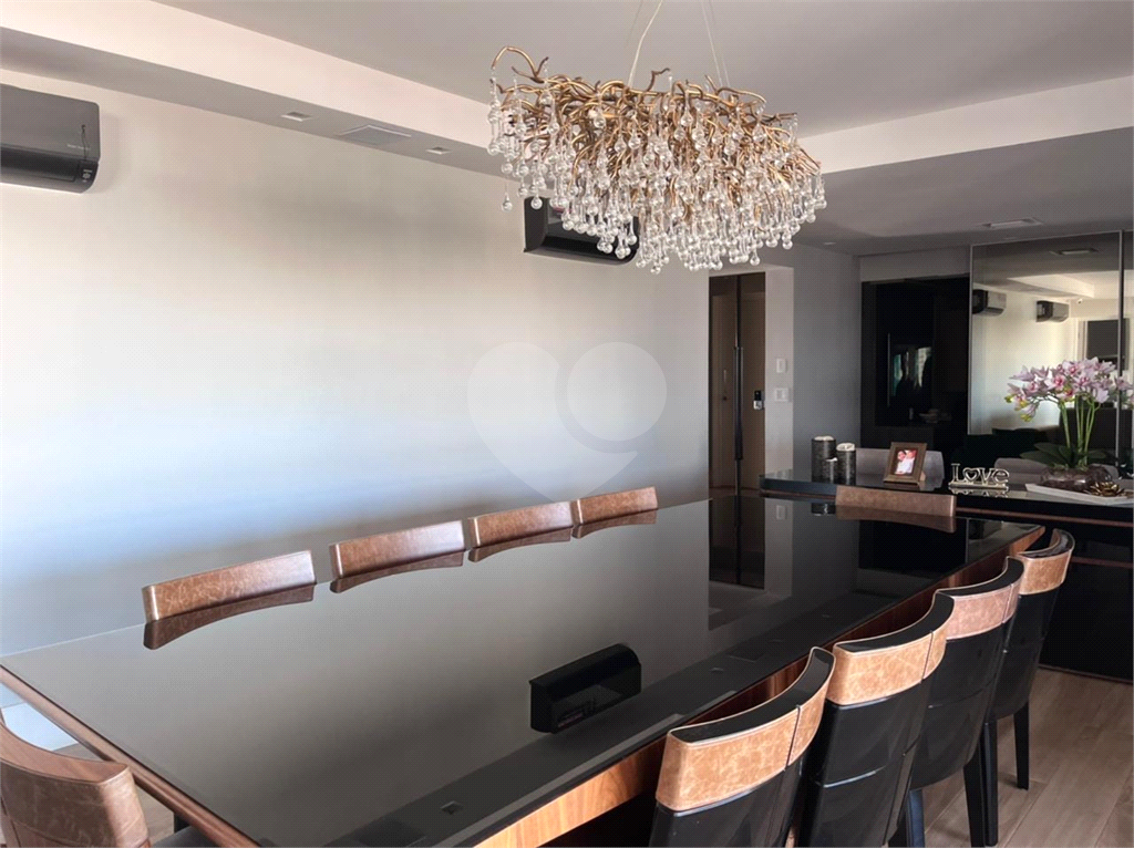 Apartamento Alto Padrão à Venda em Santana – 250m² | 4 Suítes | 6 Vagas
