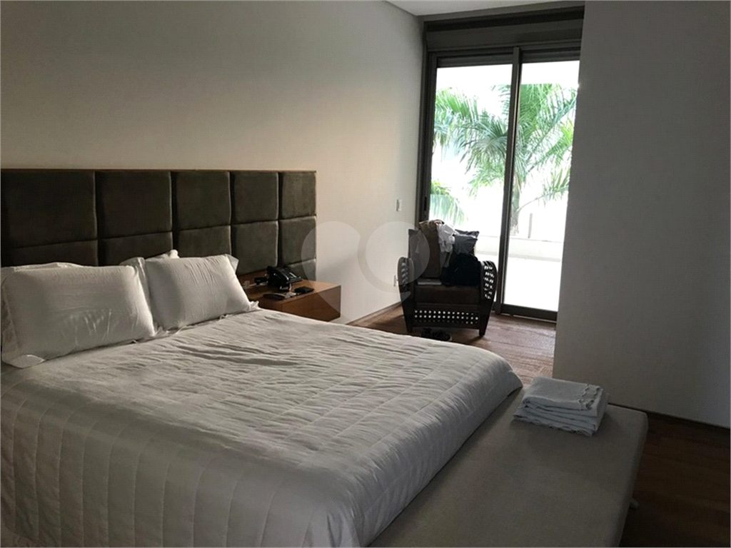 CONDOMÍNIO em FAZENDA DA GRAMA