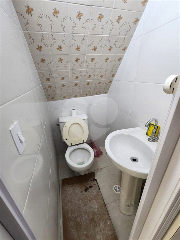 Sobrado com 3 dormitórios 1 suíte 3 banheiros 1 sala  na Rua Amaniú -  Parada Inglesa São Paulo