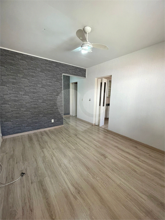 Apartamento à venda com 2 quartos, 57m² - Foto 1