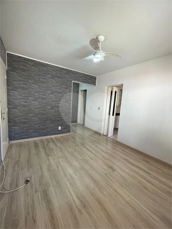 Apartamento à venda com 2 quartos, 57m² - Foto 22